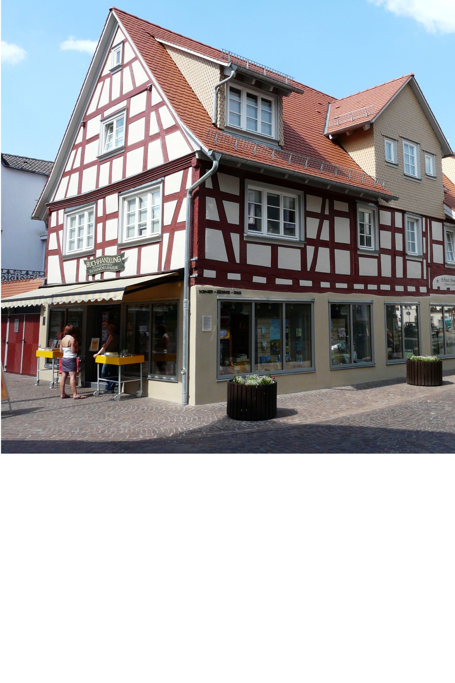 Hausansicht quadratischneu.jpg